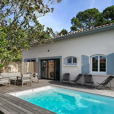 Moderne Avec Piscine, Spa, Boulodrome Et Plancha Villa *