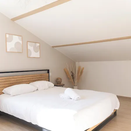 Moderne Avec Piscine, Spa, Boulodrome Et Plancha Villa *